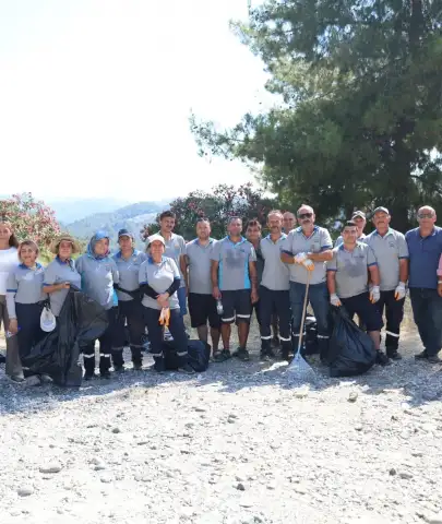 Marmaris'in Seyir Tepesi'nde Çöp Alarmı: Manzaraya Gölge Düştü