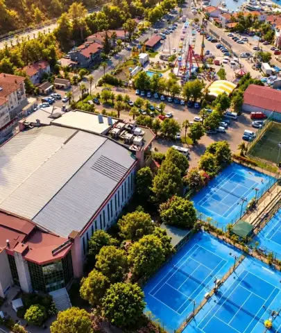 Tenis Kortu 5 Milyon 750 Bin TL’ye Kiralandı