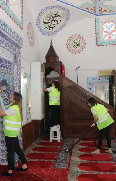 Muğla’da Camilere Bayram Bakımı