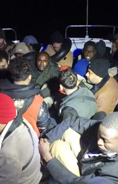 Denizin Ortasında Yardım Çığlığı: 30 Göçmen Son Anda Kurtarıldı!