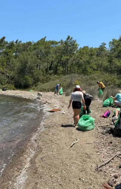 Marmaris’te Doğa İçin El Ele: 42 Torba Atık Toplandı