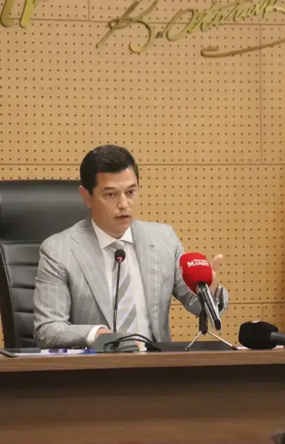 Başkan Ünlü'den Kapalı Çarşı Tartışmalarına Yanıt: "Bu Mesele Tente Değil, Marmaris'in Geleceği"