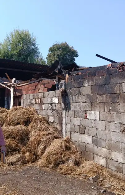 Ortaca’da Ahır Yangını: 500 Balya Kül Oldu, Büyükşehir Üreticinin Yanına Koştu