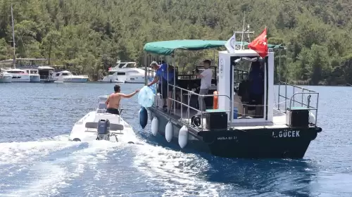 8 Tekneyle Temizlik Seferberliği: Koylar Kirliliğe Geçit Vermiyor