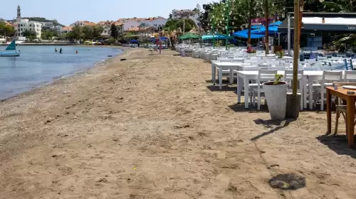 Plajlar Halkın Oldu: Kumluk’ta Masalar Geri Çekildi