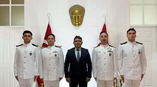 TCG Sancaktar Marmaris’te, Komuta Heyeti Kaymakam Kaya ile Görüştü