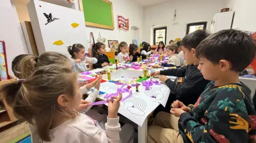 Pamuktan Bulut, Kâğıttan Hayal