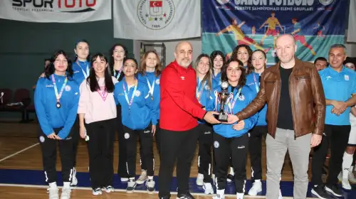 Zirveye çıkan MSKÜ Süper Lig biletini aldı