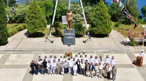 Engelli Gençler Bir Günlüğüne Deniz Kuvvetleri Üniforması Giydi