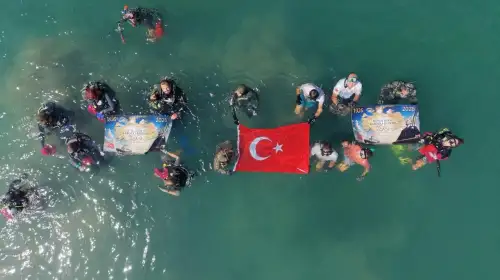 Gümbet’te Deniz Dibi Temizliği: 370 Kilogram Atık Çıkarıldı