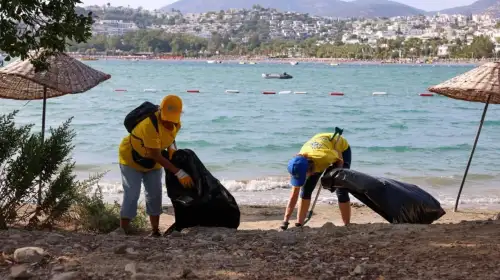 Bodrum’da Gönüllüler ve Belediye Sahil İçin Bir Araya Geldi