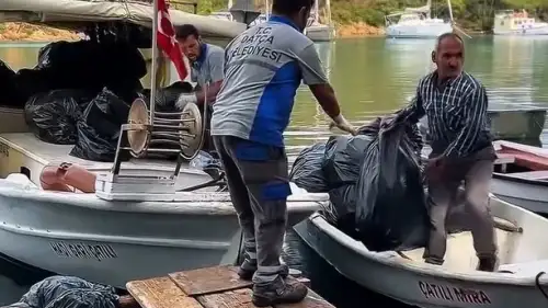 Balıkaşıran Koyundan Çatı Limanında…Datça’da temizlik seferberliği