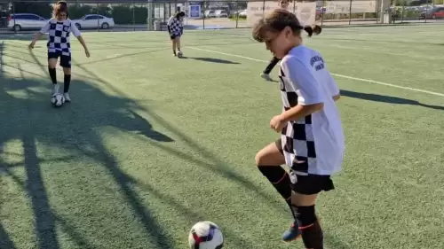 Marmaris Belediyesi Genç Kız Futbolcular İçin Futbol Okulu Açtı