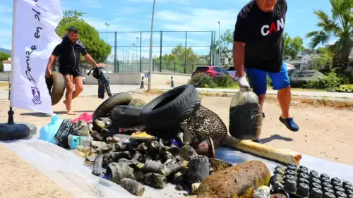 Bodrum’da Maviye Sahip Çıkılıyor: Denizden 223 Kg Atık Temizlendi