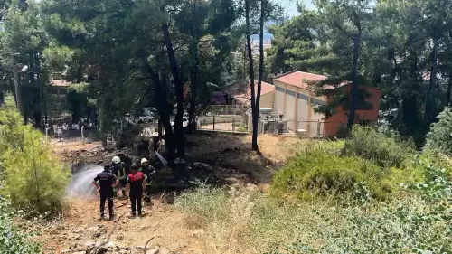 Sarıana Mahallesi’nde yangın paniği: Alevler büyümeden söndürüldü