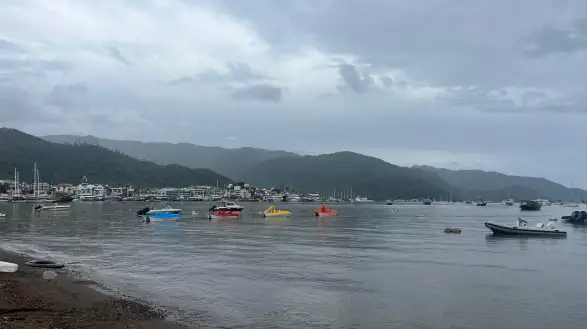 Marmaris Gri Bulutlar Altında