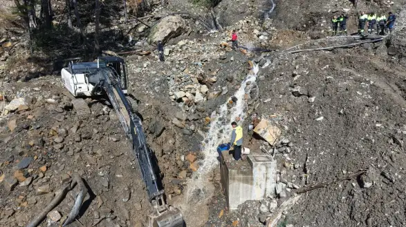 Yoğun Yağış Vurdu, MUSKİ Saatler İçinde Sahaya İndi