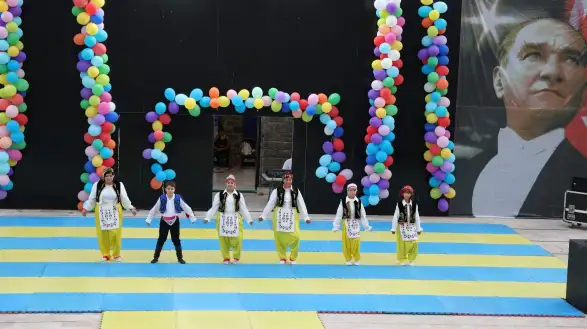 Marmaris’te Çocukların Yaz Şöleni: Gösteriler Büyük Beğeni Topladı