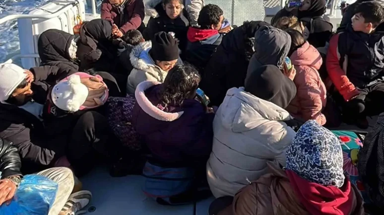 Kazıklı Koyu’nda Kaçak Göçmen Alarmı: 44 Kişi Kurtarıldı