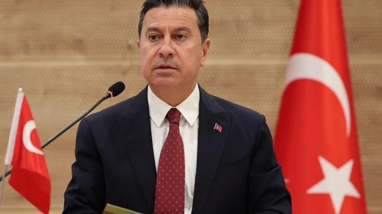 Ahmet Aras’tan Özgür Özel’e destek