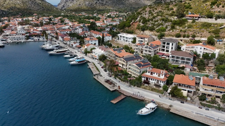 Bozburun Sahili Yeni Yüzüne Kavuştu: Tarihi Kaleler Artık Daha Modern
