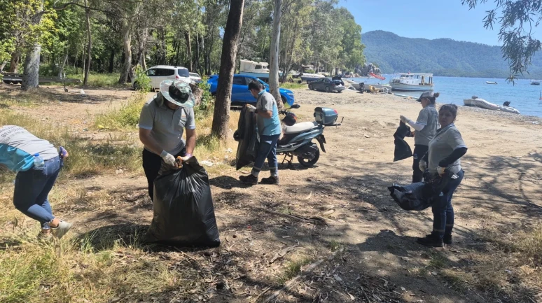 9 Günlük Bayramda Marmaris’te Temizlik Alarmı: 3.250 Ton Atık