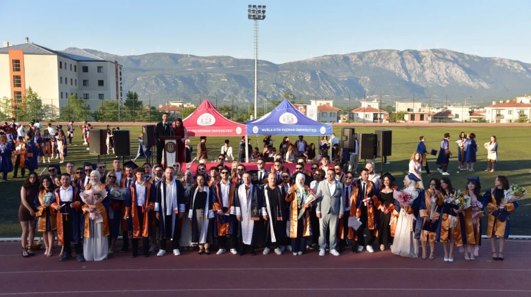 Genç Mühendisler Diplomalarını Aldı