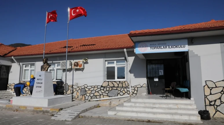 Büyükşehir’den 3 Yılda 159 Okula Destek