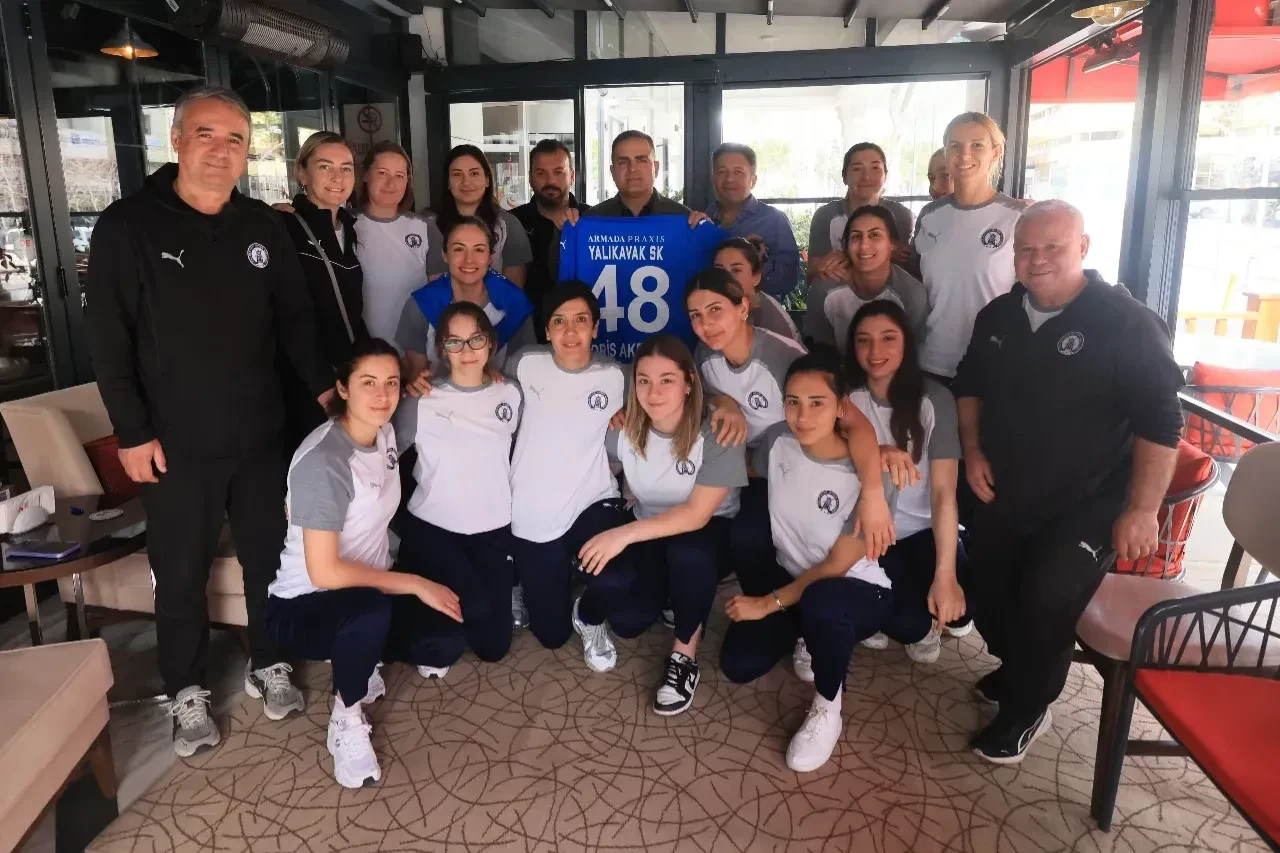 Şampiyonluk Yolunda Tam Destek: Vali Akbıyık, Yalıkavakspor ile Buluştu