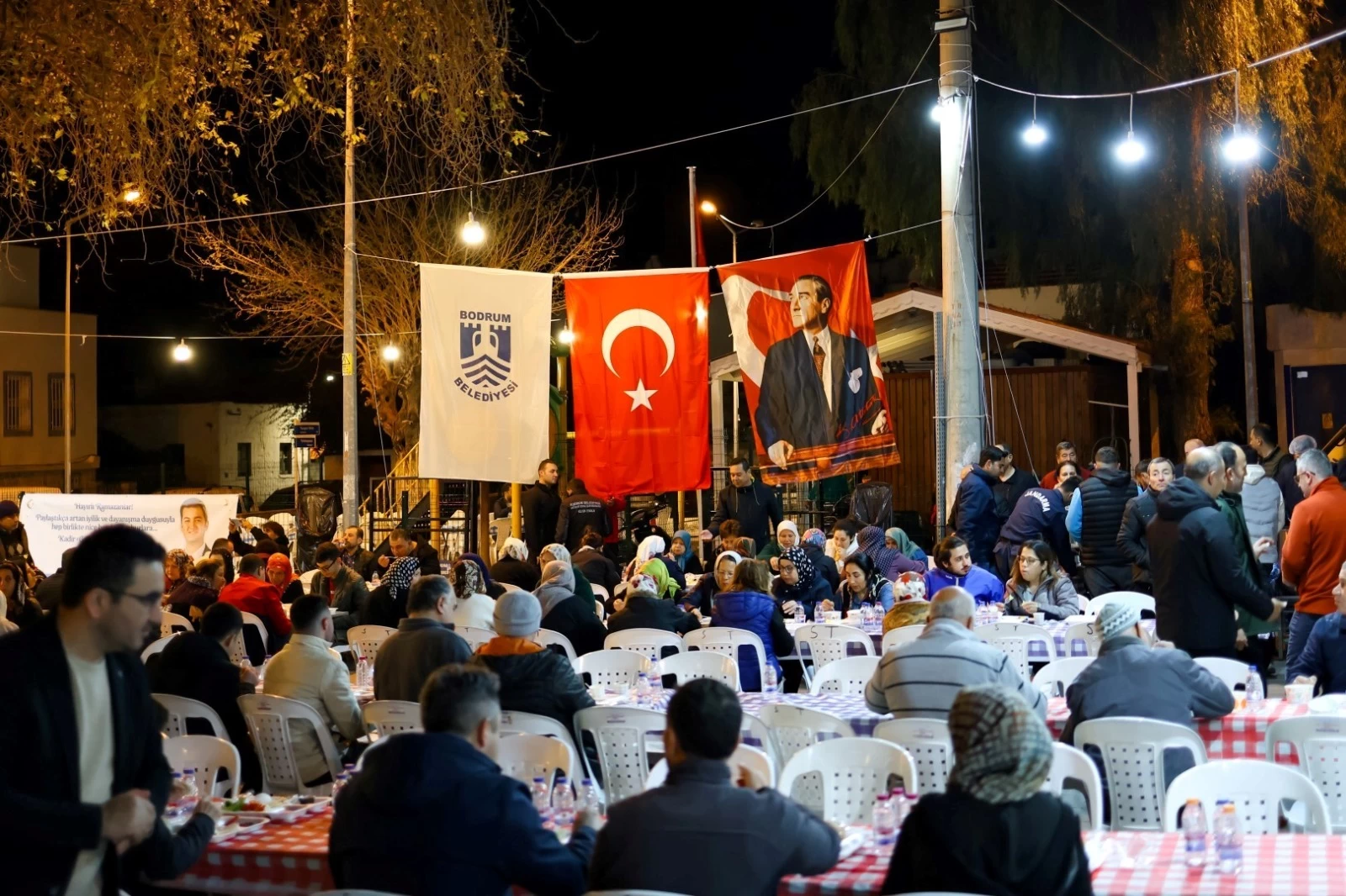 Türkkuyusu Mahallesi'nde Kadir Gecesi'nde Geleneksel Sahur Yemeği Düzenlendi