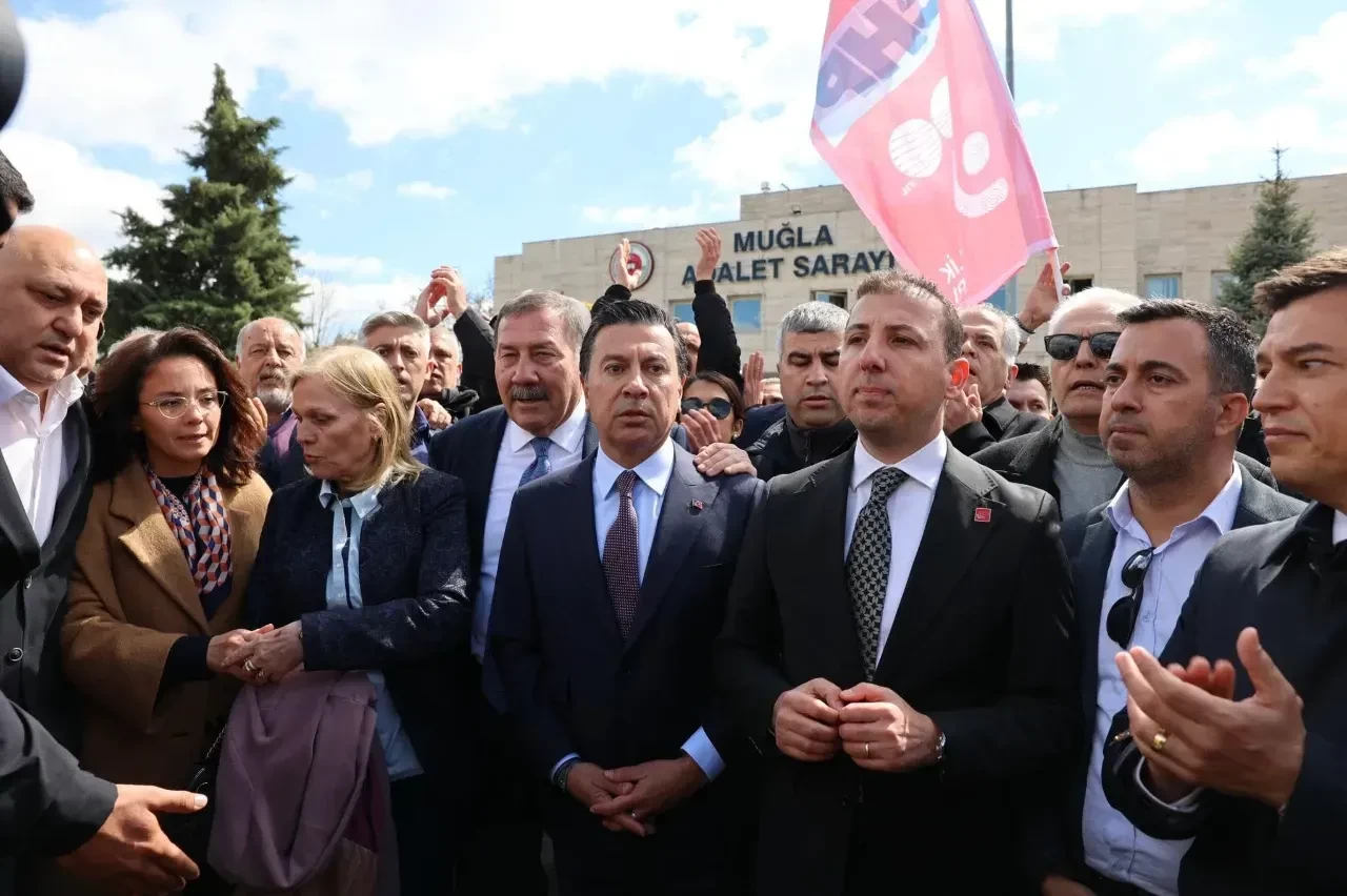 Başkan Aras'tan adliyedeki gerginlik açıklaması: "Bizim kahraman polisimizle, askerimizle herhangi bir sorunumuz olamaz"
