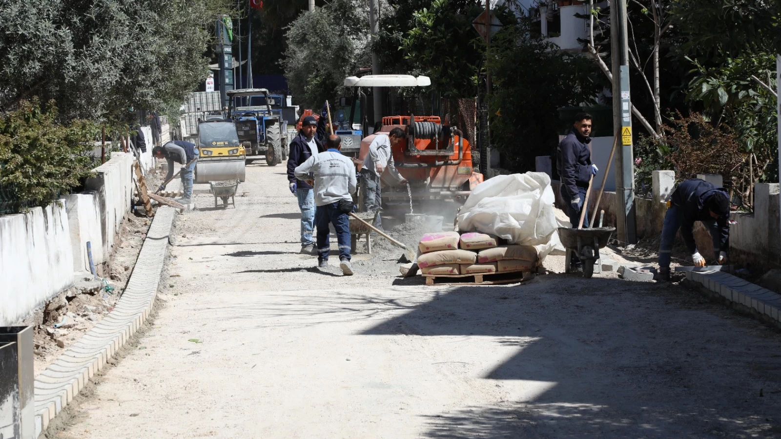 Marmaris 3 sokakta yenileme çalışması başladı