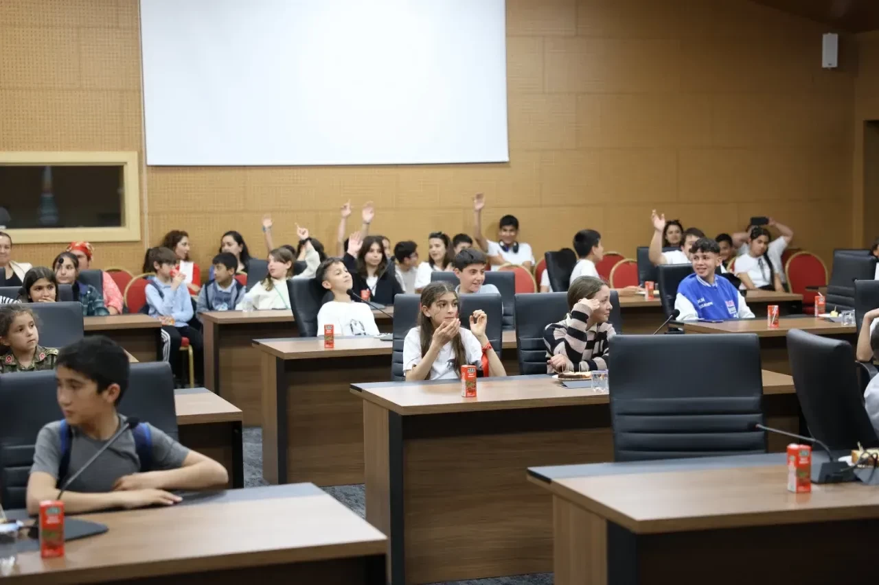 Marmaris’te Çocuklar Söz Sahibi Oluyor: Çocuk Meclisi Kuruluyor