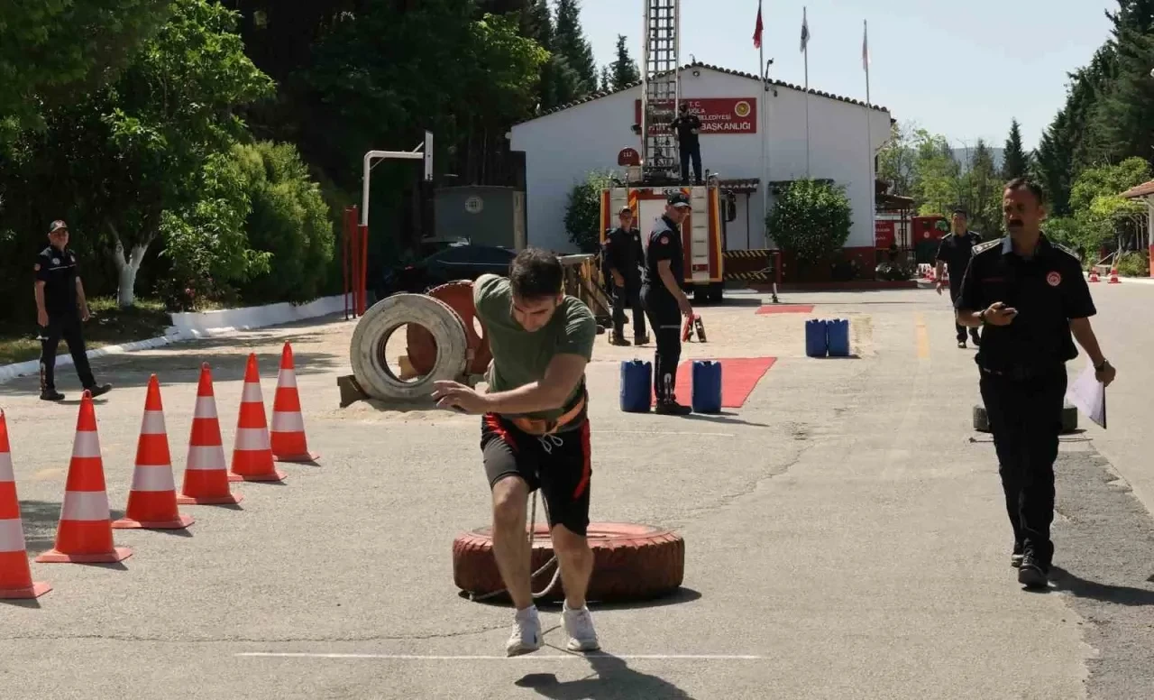 Muğla İtfaiyesine Genç Dinamik Ekipler! Yangın Uzmanı Yıldırım Arslan Göreve Başladı