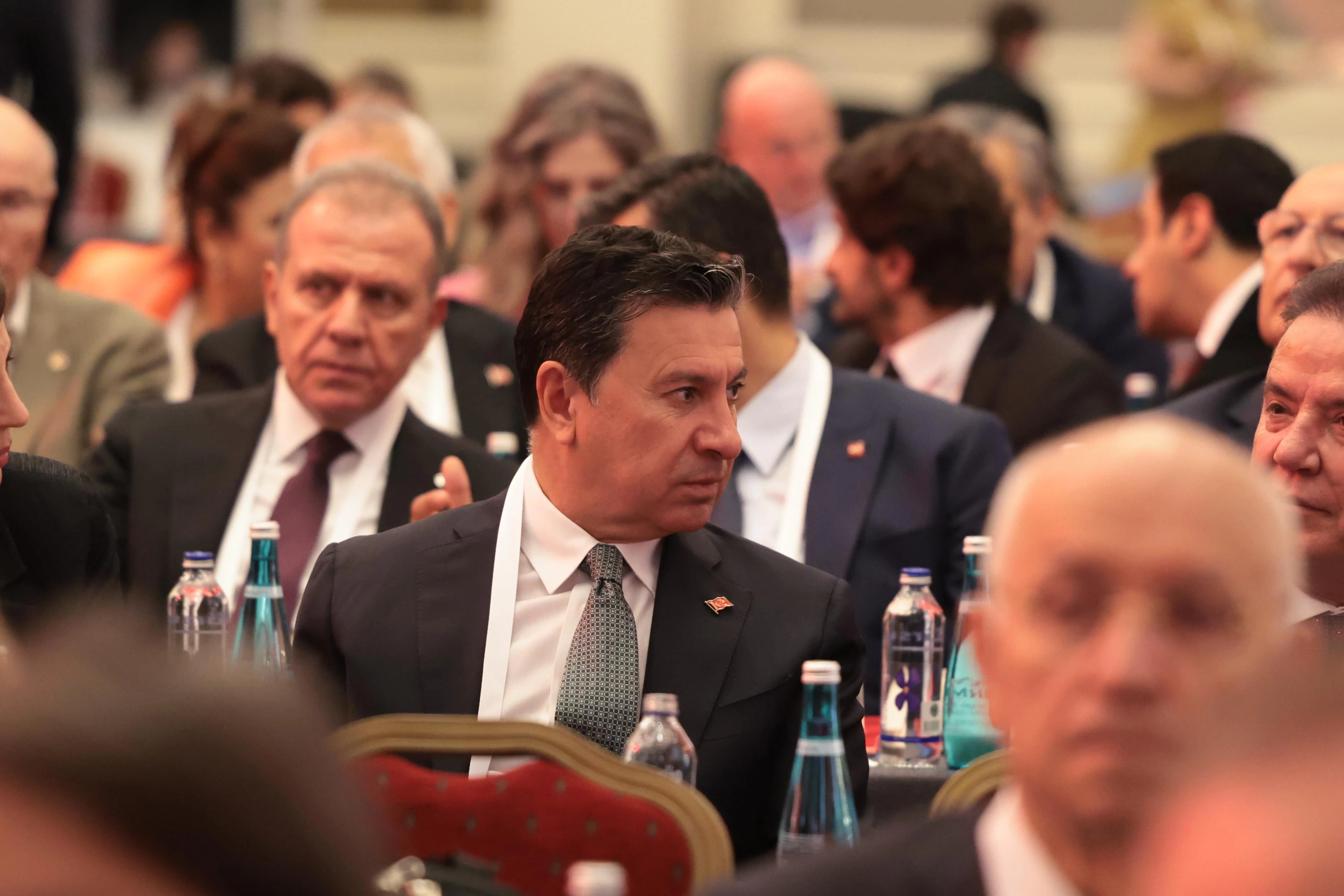 Başkan Ahmet Aras Sosyalist Enternasyonel Yerel Yönetimler Başkanı Oldu