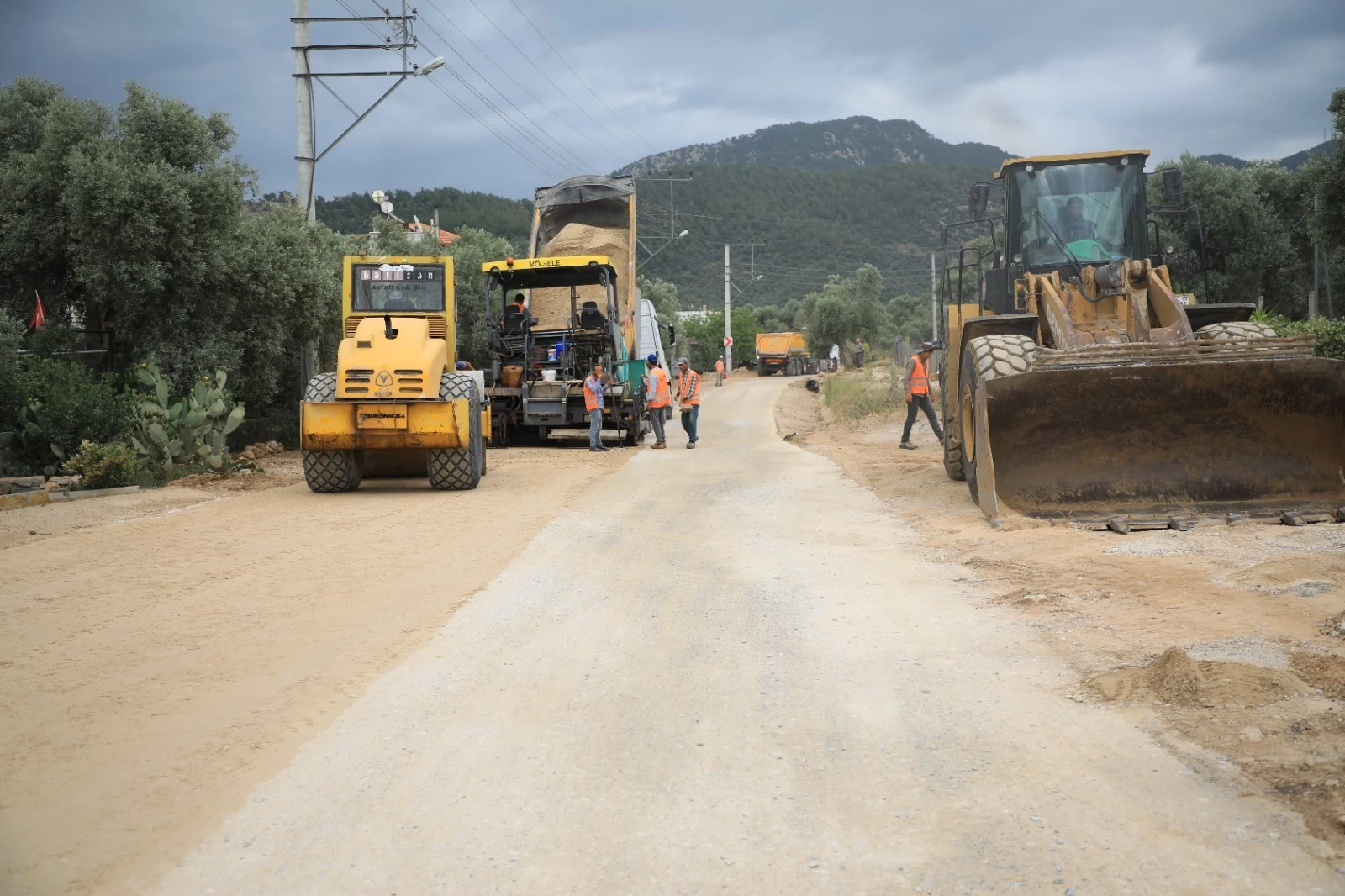 Menteş’te 2 km’lik yola 13 milyonu aşan yatırım