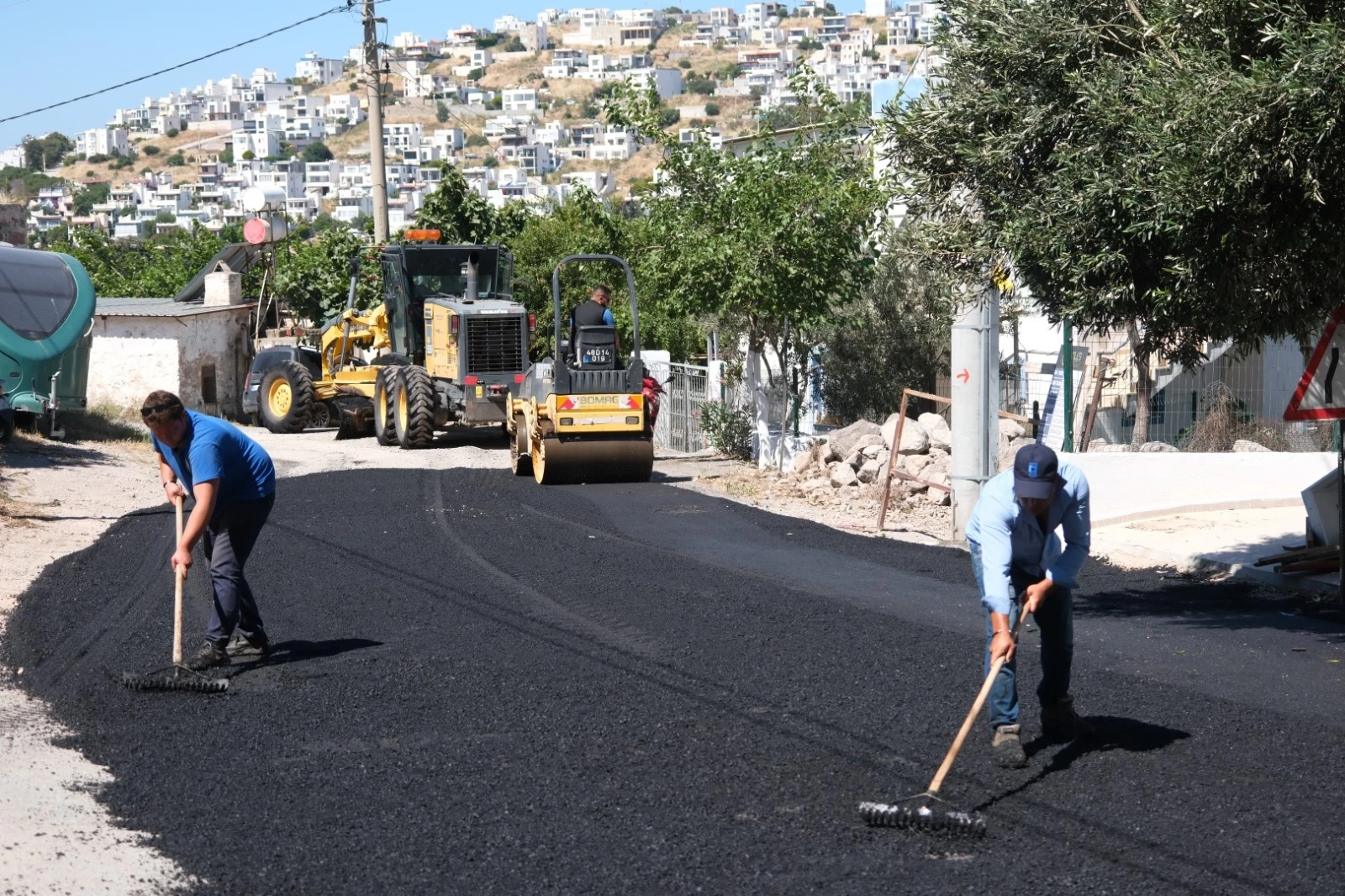 Yollar Yenileniyor, Trafik Rahatlıyor: Bodrum’da Bayram Öncesi Hummalı Çalışma