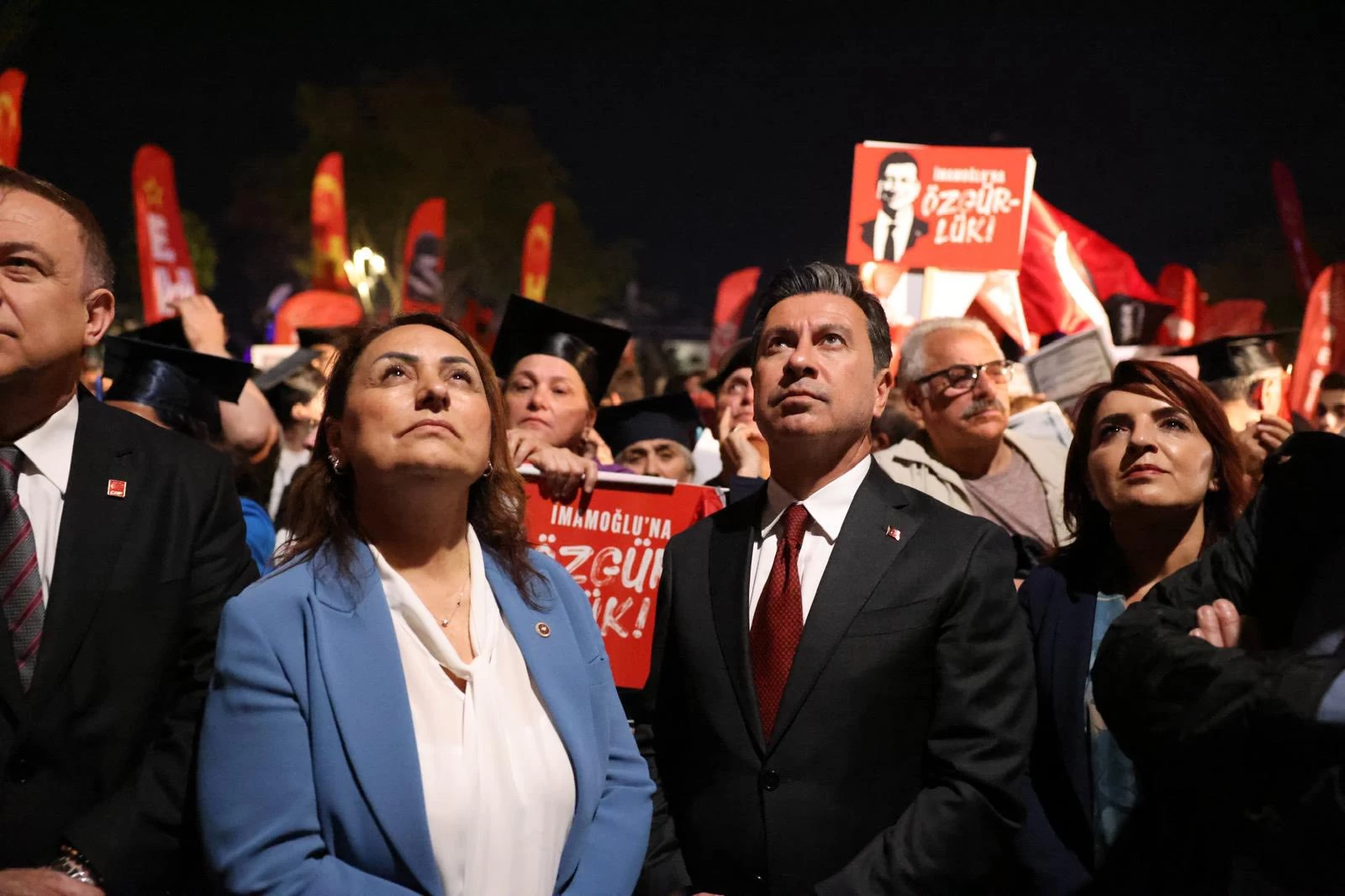 Başkan Aras’tan Beyazıt Meydanında İmamoğlu’na destek