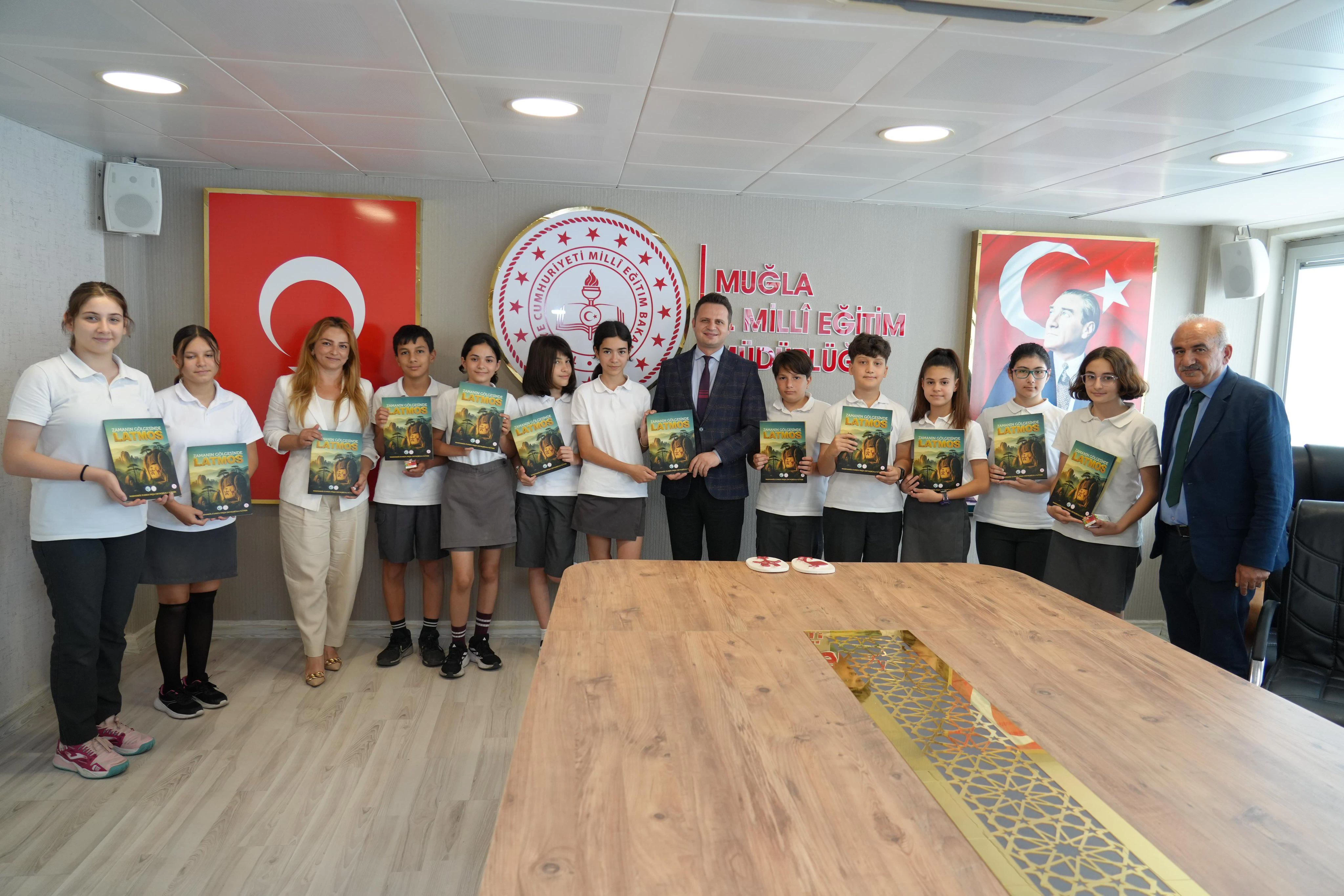 Latmos’un İzinde: Evrenpaşa Ortaokulu’ndan Aile Yılı’na Sanat ve Teknoloji Buluşması”