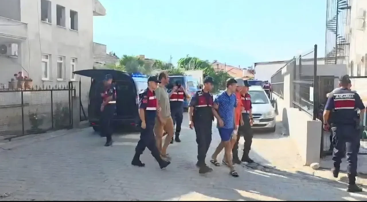 57 Kaçak Göçmen Yakalandı! Kızılay Başkanı’nın Oğlu Tutuklandı