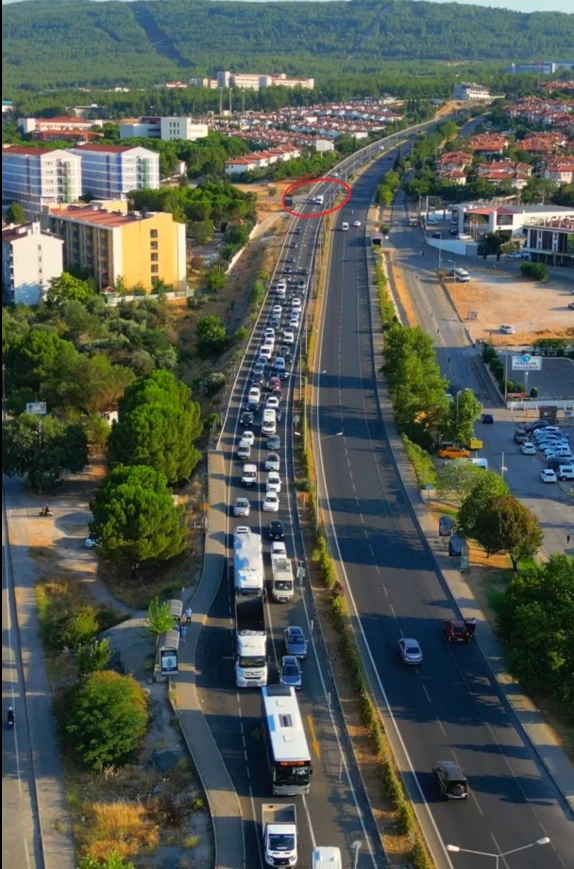 Muğla’da sürücüler fermuar sistemiyle ambulansa yol açtı