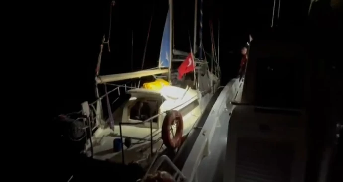 Marmaris’te İtalya rotalı kaçış sona erdi: 56 göçmen kurtarıldı