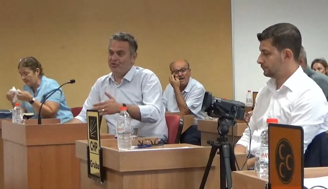 Datça Meclisi’nde Yapı Kayıt Belgesi Krizi Gündemde