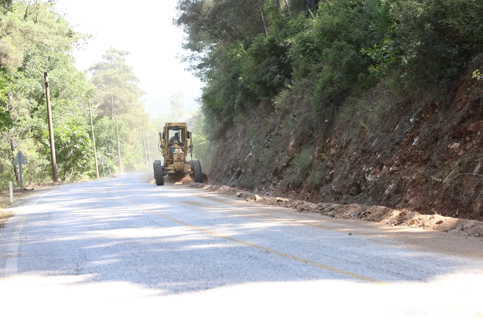 Çamlı’da 6, Karaca’da 4 Kilometrelik Yol Tamamlandı