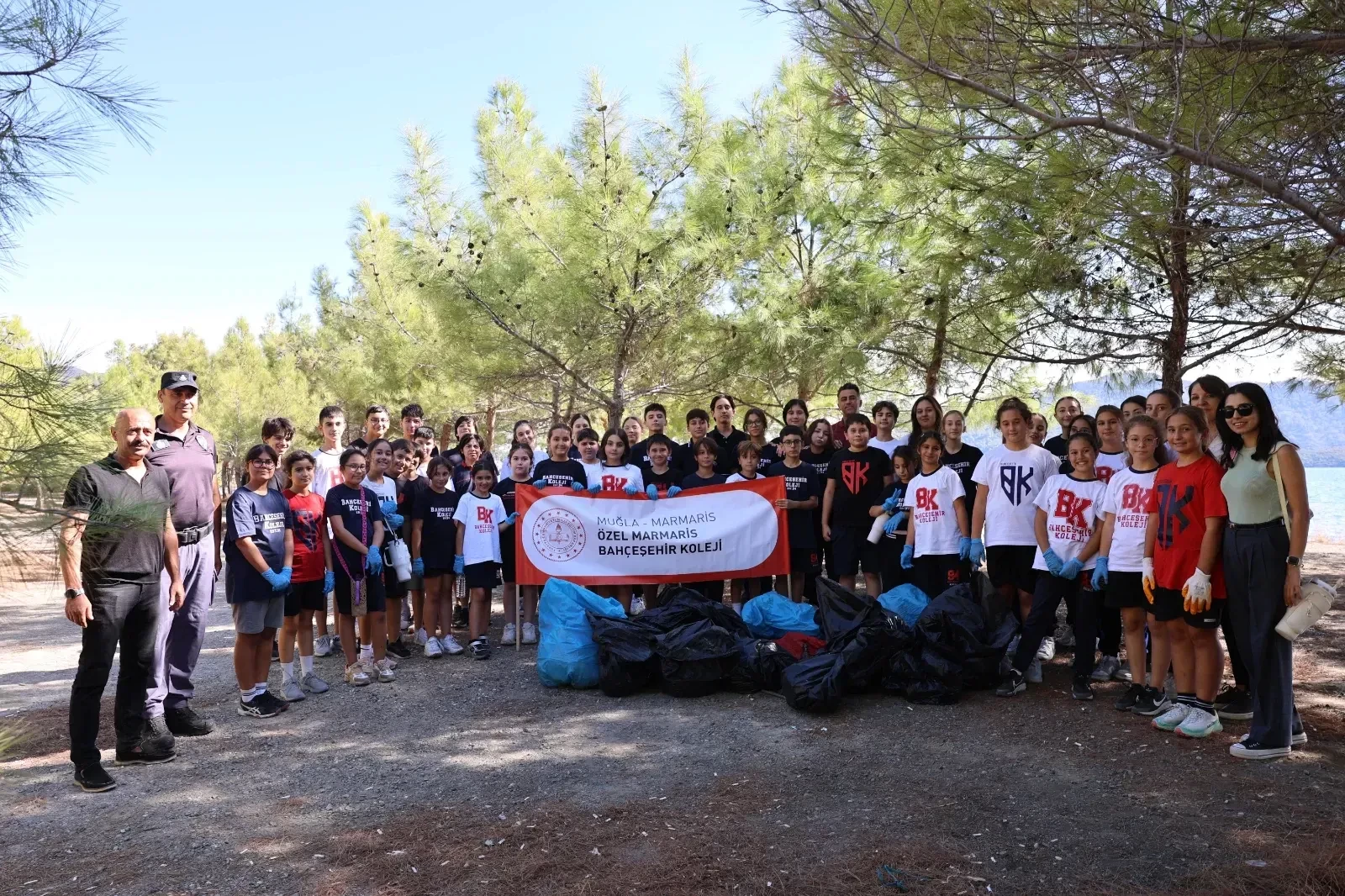 Öğrenciler Marmaris’te Çevre İçin Sahada