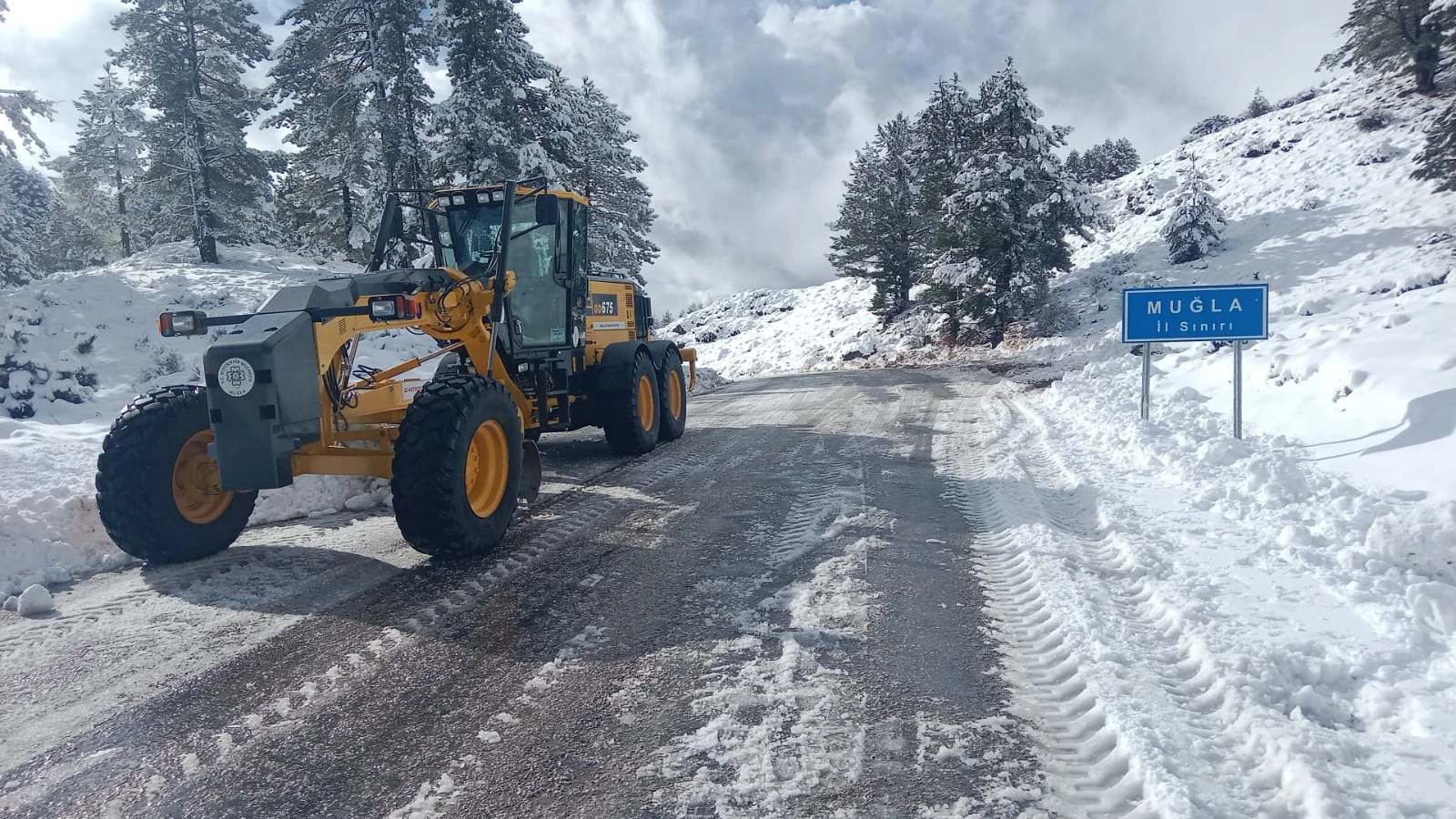 Muğla’da Karla Mücadele Aralıksız Sürüyor