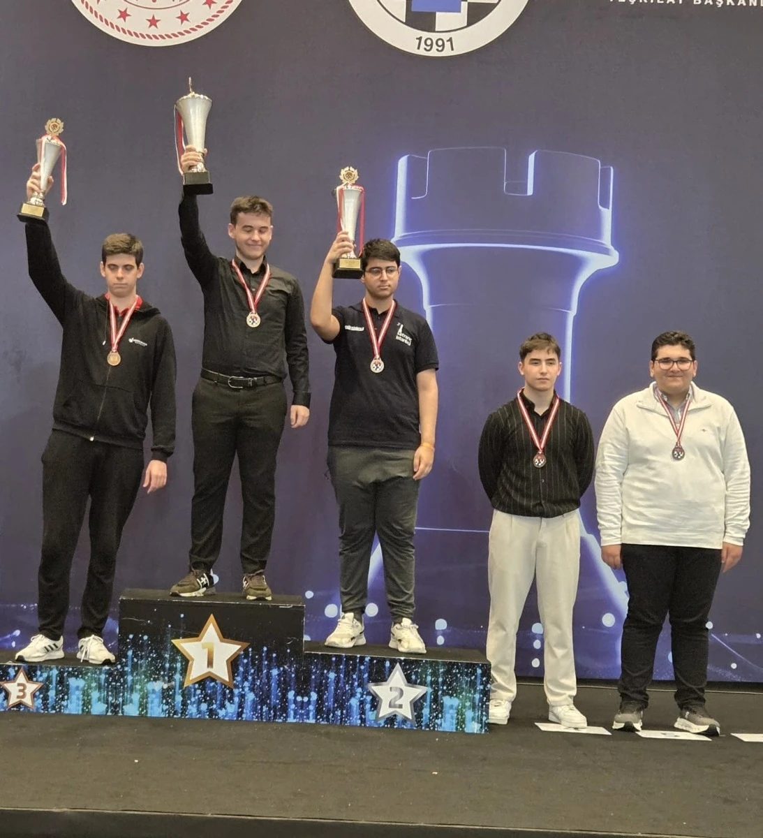 Genç Dehalardan Büyük Başarı: Muğla Satrançta Türkiye’nin En İyisi