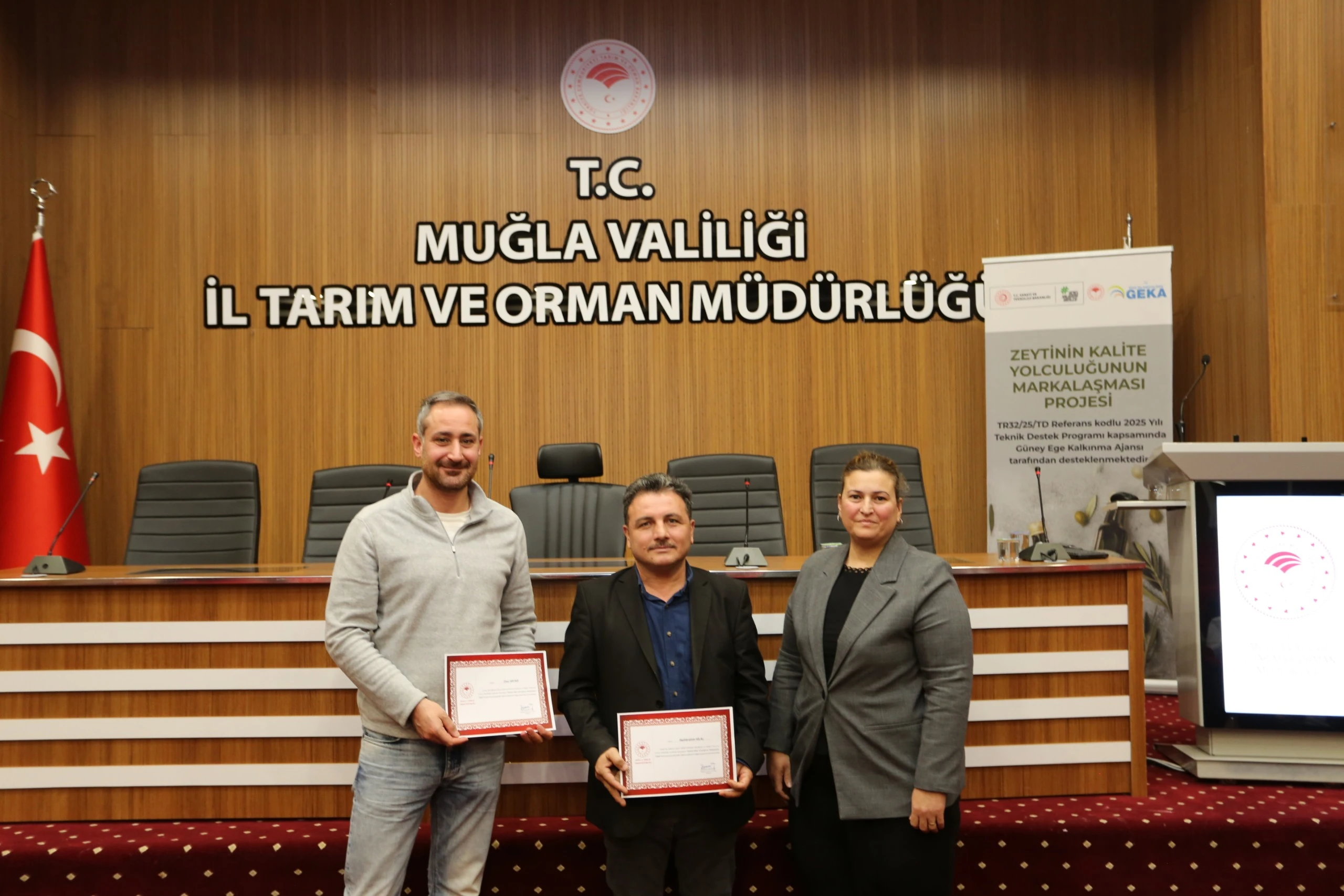 5 İlçeden Katılım, 74 Sertifika! Zeytinyağında Kadın Eliyle Kalite Artıyor