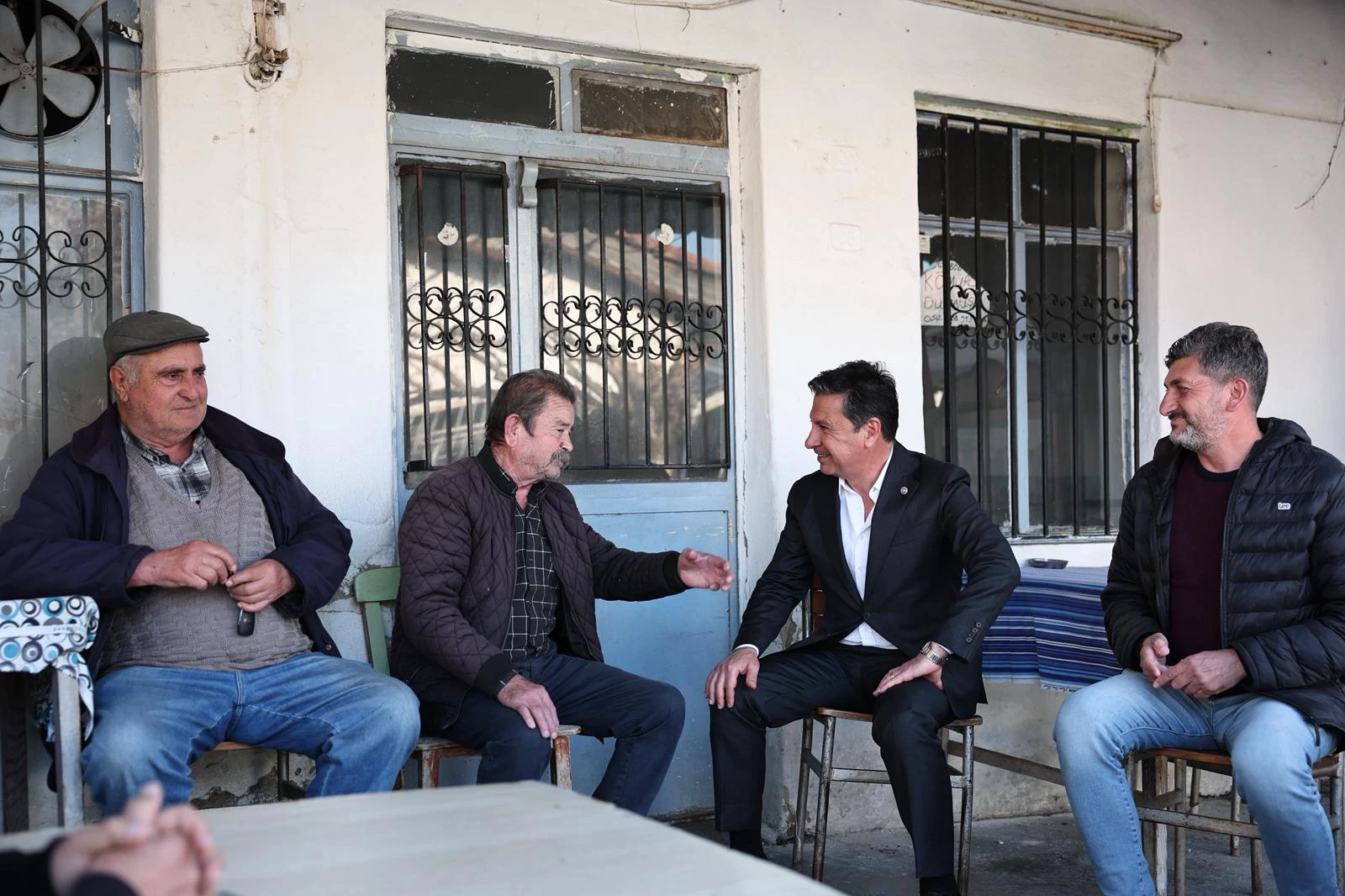 Bafa halkı Aras’ı sevgiyle karşıladı: “Sorunlar yerinde çözülecek”