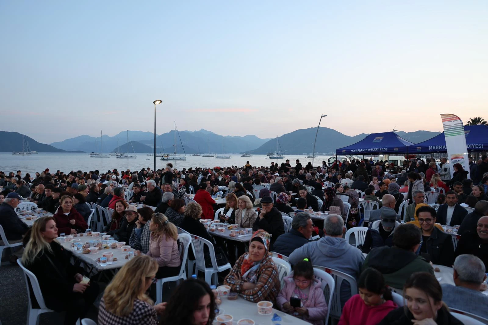 Marmaris’te Ramazan’ın En Büyük Sofrası Kuruldu!